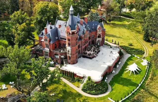 Gdzie na romantyczny weekend we dwoje? Odkryj niezapomniane miejsca