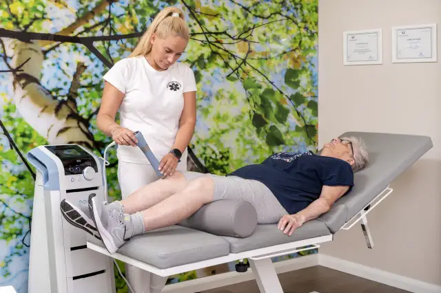 Kiedy rehabilitacja po endoprotezie biodra - co musisz wiedzieć?