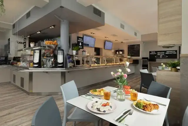 Międzyzdroje gdzie zjeść – najlepsze restauracje i smaki w mieście