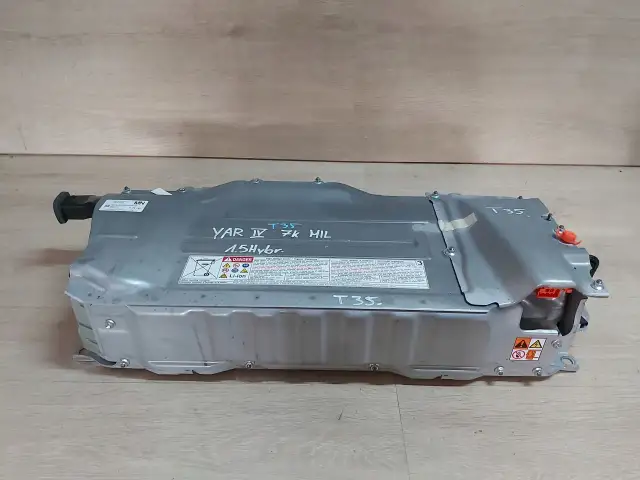 Bateria w hybrydzie Toyoty: Ile wytrzyma? Gwarancja do 10 lat!