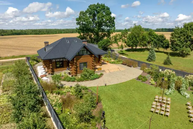 Ile kosztuje dom z bali pod klucz? Zaskakujące ceny i czynniki wpływające na koszty