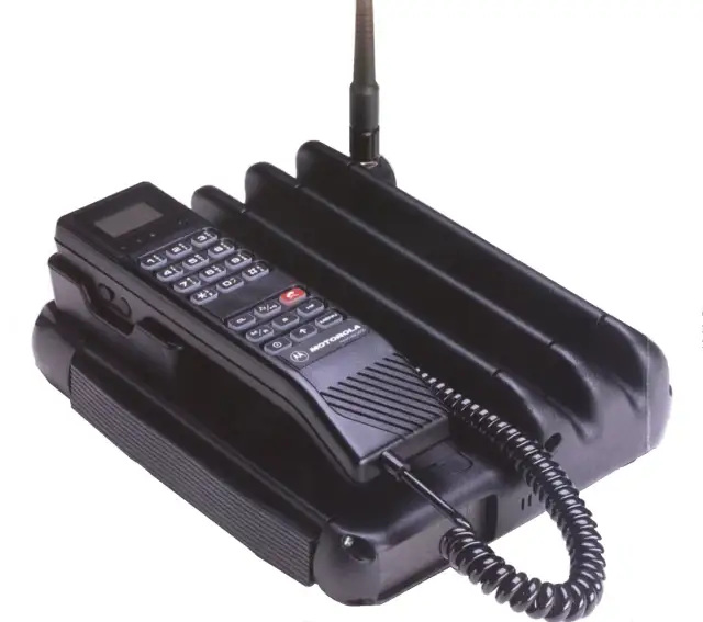 Pierwszy telefon komórkowy w Polsce - historia, która zaskakuje