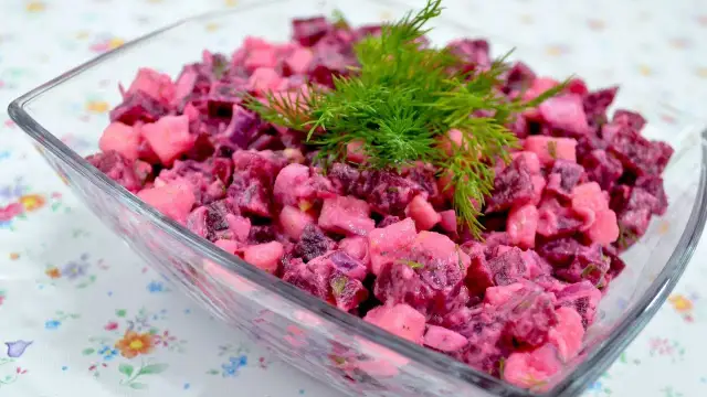 Jak upiec buraki do sałatki, aby były pyszne i chrupiące