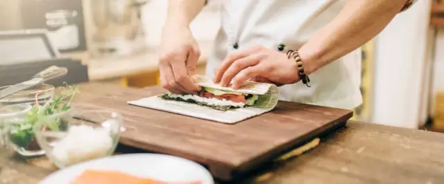 Ile kalorii ma sushi wegetariańskie? Zaskakujące wartości kaloryczne