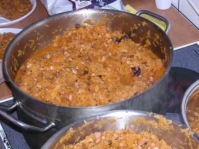 Jakie przyprawy do bigosu - odkryj sekrety smaku tradycyjnego dania