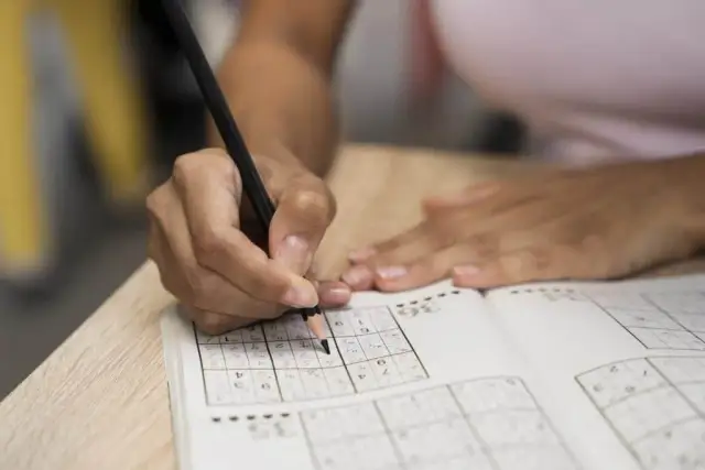 Jak ćwiczyć pamięć? Skuteczne techniki i nawyki dla mózgu