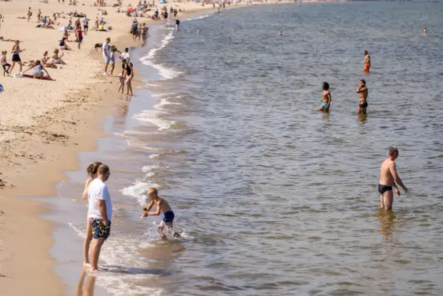 Czy Bałtyk jest czysty? Sprawdź aktualny stan wody i bezpieczeństwo kąpieli