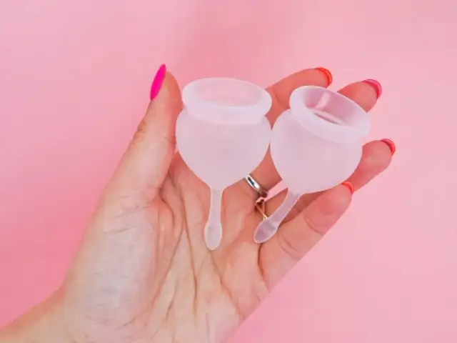 TSS: Jak bezpiecznie używać tamponów i kubeczków?