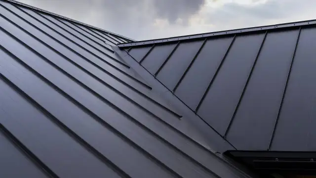 Ile kosztują łaty i kontrłaty na dach? Zaskakujące ceny materiałów