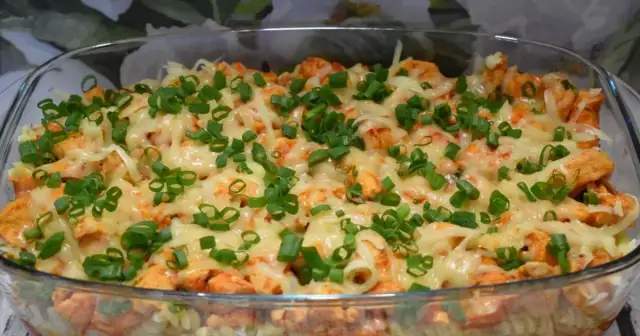 Wyjątkowa zapiekanka z kapustą i kurczakiem, którą pokochasz