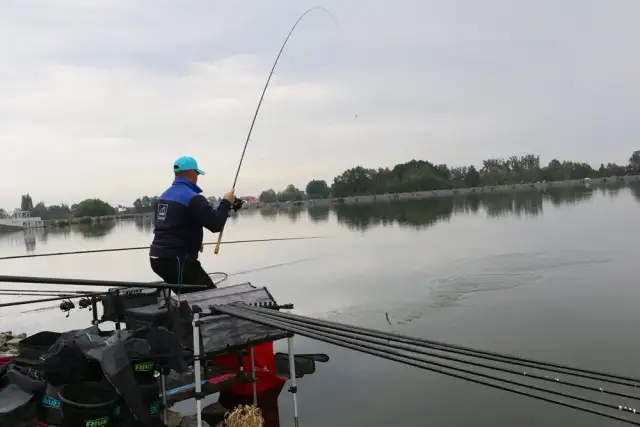 Wędka matchowa do czego? Odkryj jej zastosowania w wędkarstwie