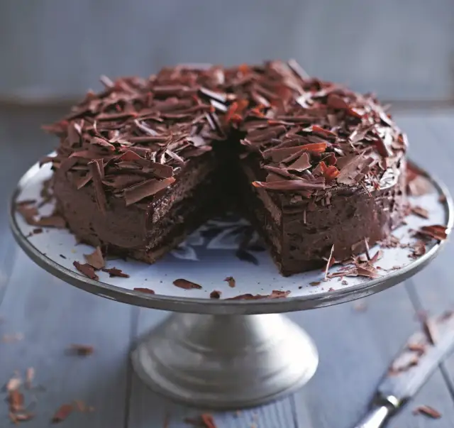 Jak zrobić masę czekoladową do tortu – prosty przepis na sukces