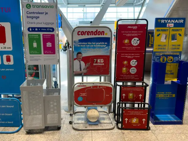 Jakie wymiary ma bagaż podręczny do samolotu? Uniknij problemów na lotnisku