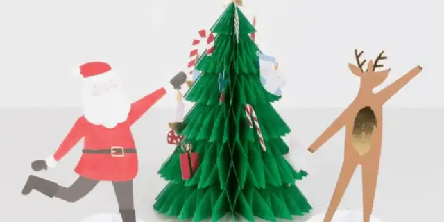 Świąteczne inspiracje: co kupić dwulatkowi pod choinkę, by go zachwycić