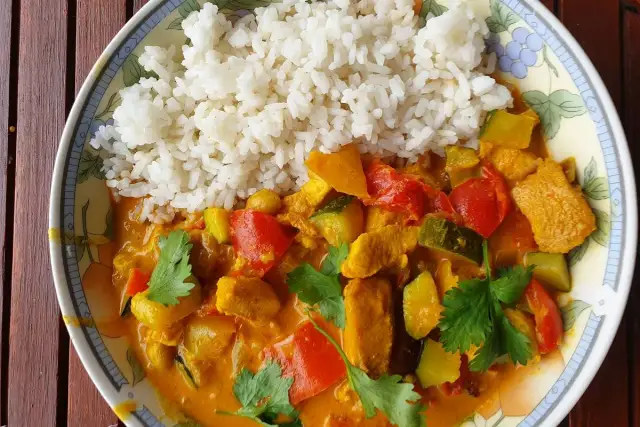 Jakie warzywa do curry? Wybierz idealne i gotuj jak ekspert!