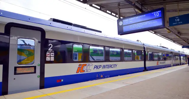 Kiedy kupić bilety kolejowe w Polsce? Sprawdź wyprzedzenie!