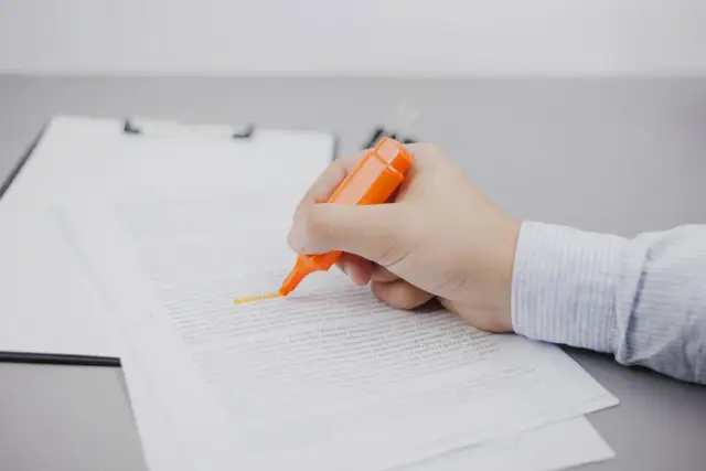 Czy deweloper może narzucić notariusza? Sprawdź swoje prawa!