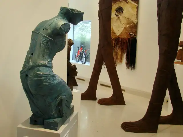 Mitoraj rzeźba: Odkryj tajemnice i znaczenie jego dzieł w sztuce