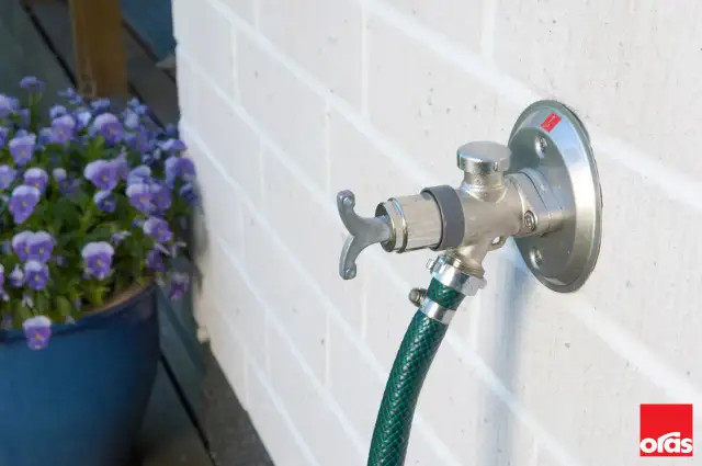 Kran zewnętrzny DIY: montaż mrozoodpornego kranu krok po kroku