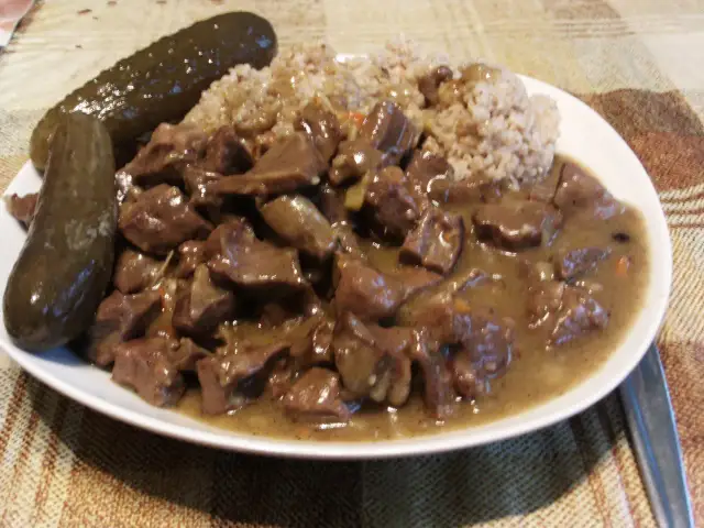 Jak zrobić gulasz z serc wieprzowych - łatwy przepis na pyszne danie