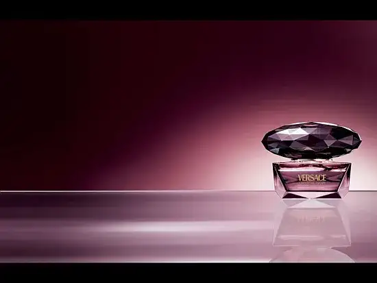 Versace Crystal Noir woda toaletowa czy perfumowana – co wybrać?