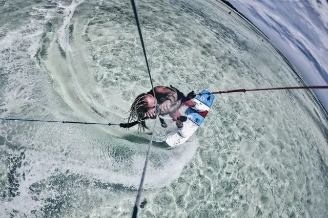 Gdzie na kitesurfing? Polska i zagranica przewodnik po najlepszych spotach