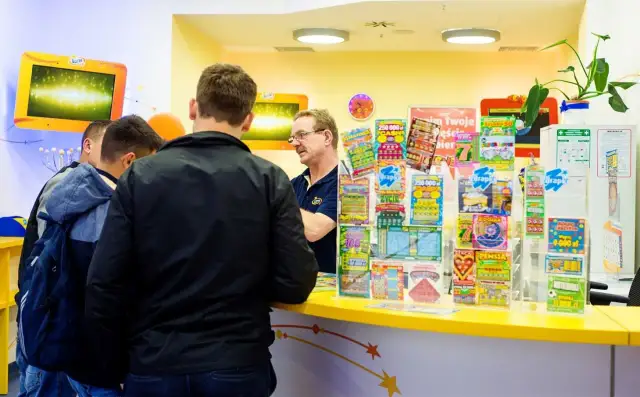 Zdrapki Lotto na Orlenie? Sprawdź, gdzie kupić i jak odebrać wygraną!