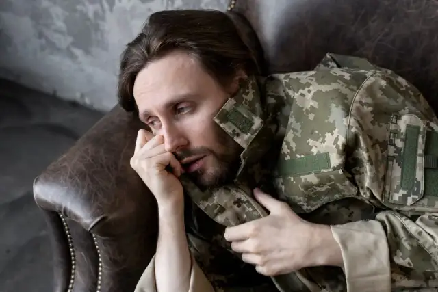 Jak uniknąć powołania do wojska i legalnie odroczyć służbę