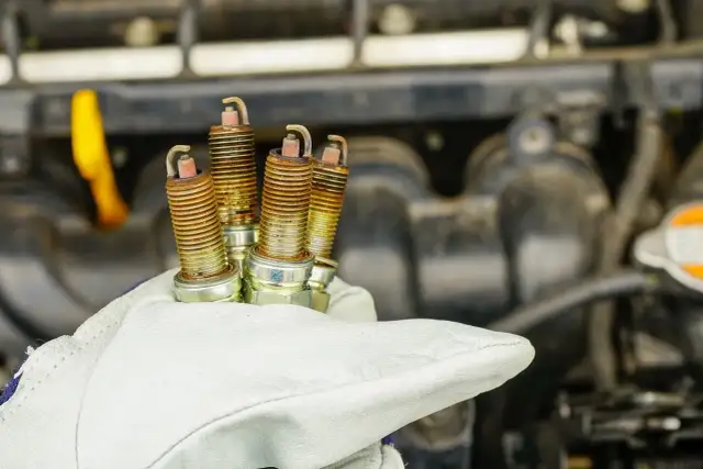 Ile świec ma Honda Jazz 1.4? Sprawdź, co musisz wiedzieć