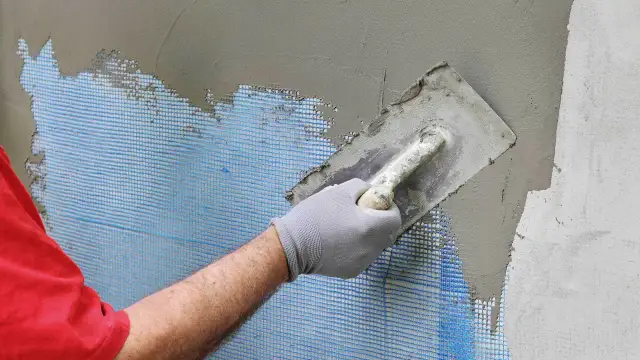 Ile za robociznę elewacji? Poznaj koszty i uniknij niespodzianek