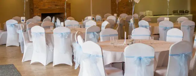 Jak zrobić pokrowiec na krzesło bez szycia? Proste i tanie metody