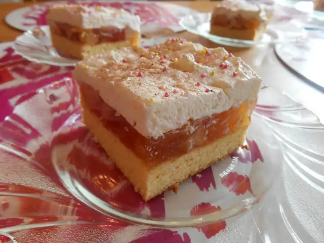 Przepis na ciasto z jabłkami i pianką, które zachwyci Twoich gości