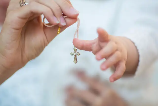 Co na prezent na chrzciny? 10 wyjątkowych pomysłów, które zachwycą