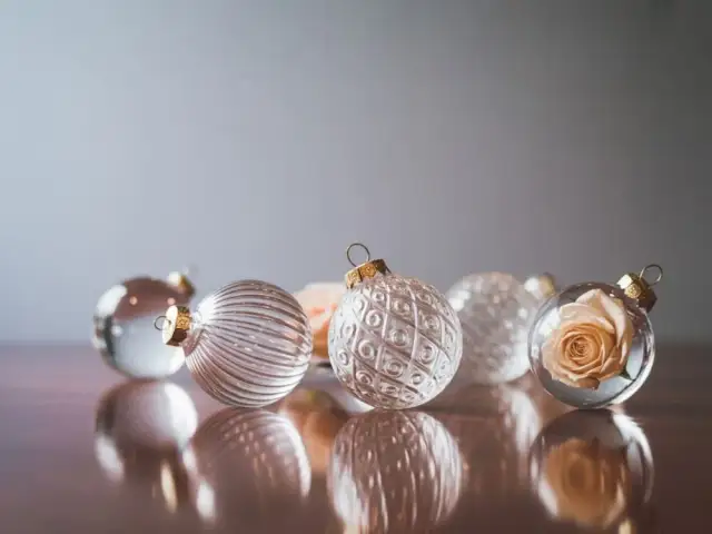 Ozdoby w szkle jak zrobić - proste techniki i inspiracje DIY