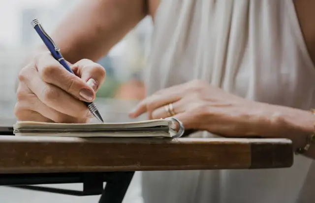 Jak napisać artykuł historyczny, unikając najczęstszych błędów?