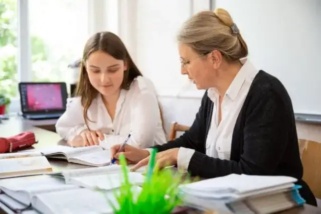 Czy rodzic ma prawo wglądu do sprawdzianów? Sprawdź swoje prawa