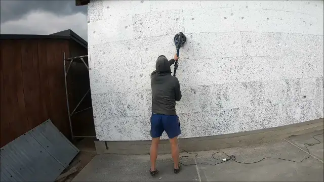 Czym szlifować styropian, aby uzyskać idealnie gładką powierzchnię