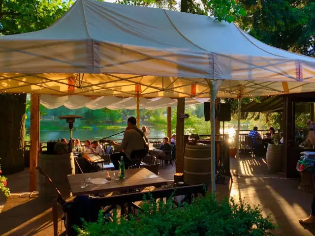 Restauracje nad jeziorem w Śląskiem - wyjątkowe miejsca na posiłek