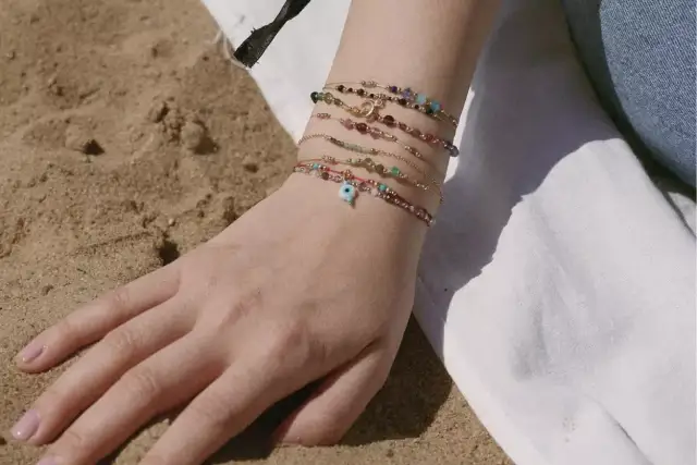 Zielona bransoletka co oznacza? Odkryj jej głęboką symbolikę i znaczenie