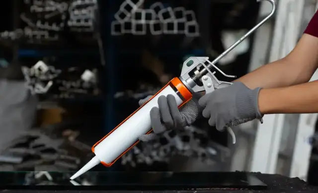 Ładowanie silikonu do pistoletu? Zrób to dobrze za pierwszym razem!