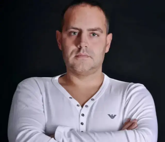 Ile lat ma DJ Kris? Zaskakujące fakty o jego życiu i karierze