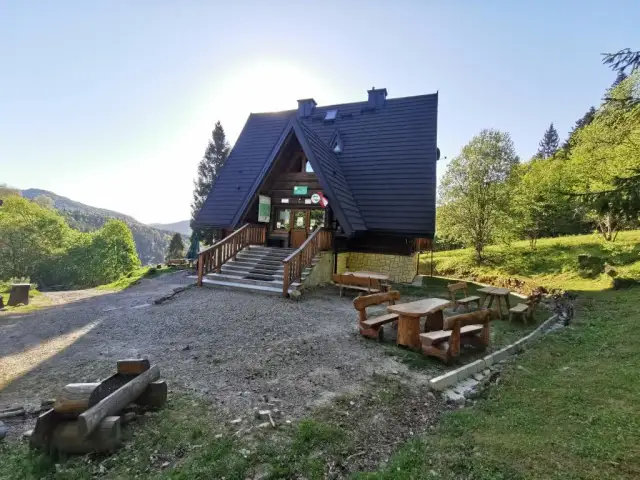 Bacówka pod Honem - idealne miejsce na wypoczynek w Bieszczadach