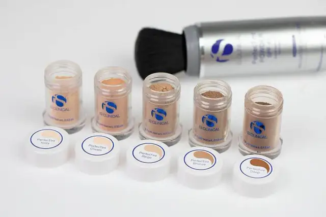 Jak nakładać SPF pod makijaż, aby uniknąć zniszczenia wyglądu?