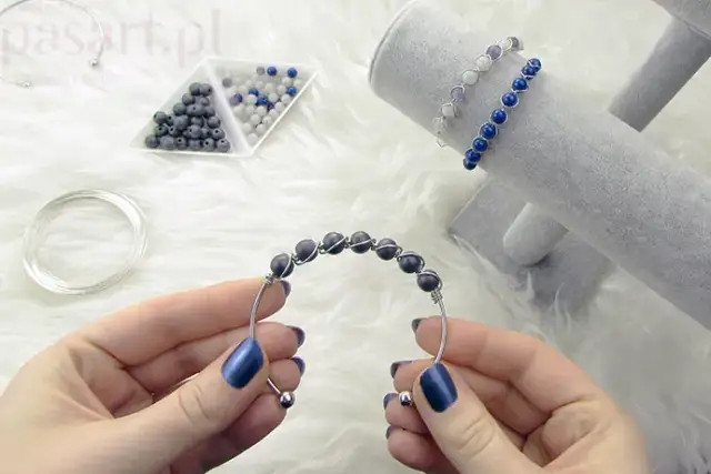 Jak zrobić bransoletkę z kamieni – proste kroki dla każdego początkującego