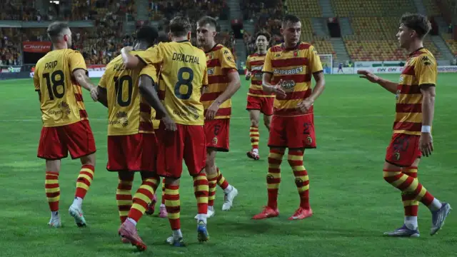 Kiedy gra Raków w pucharach? Sprawdź daty i miejsca meczów!