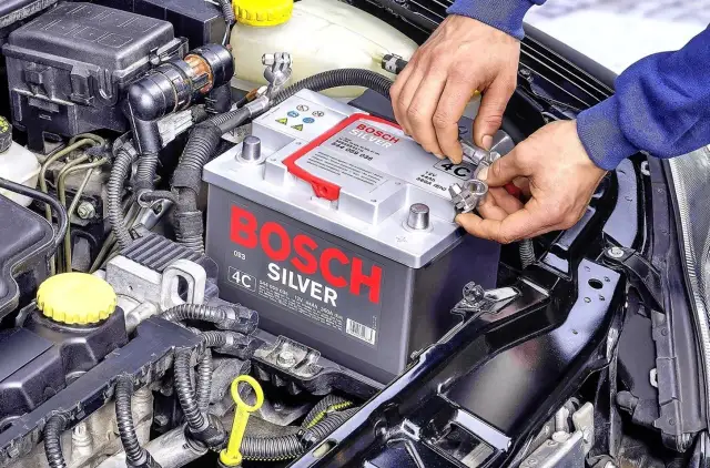 Jak wybrać akumulator? Poradnik: parametry, technologie, dobór