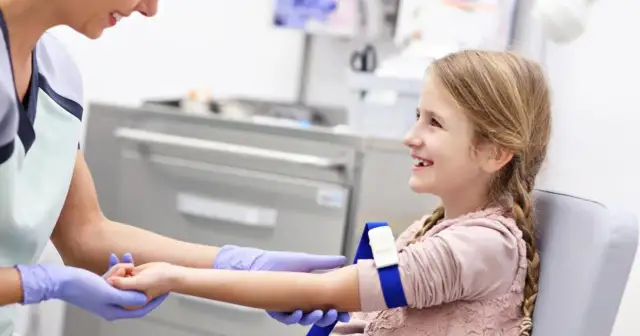 Podwyższone CRP u dziecka bez gorączki: Ciche sygnały, co dalej?