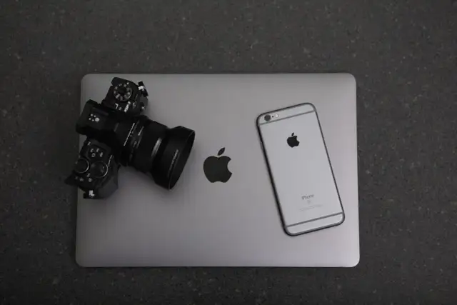 Co trzeba wyłożyć na taśmę na lotnisku? Kluczowe przedmioty do kontroli