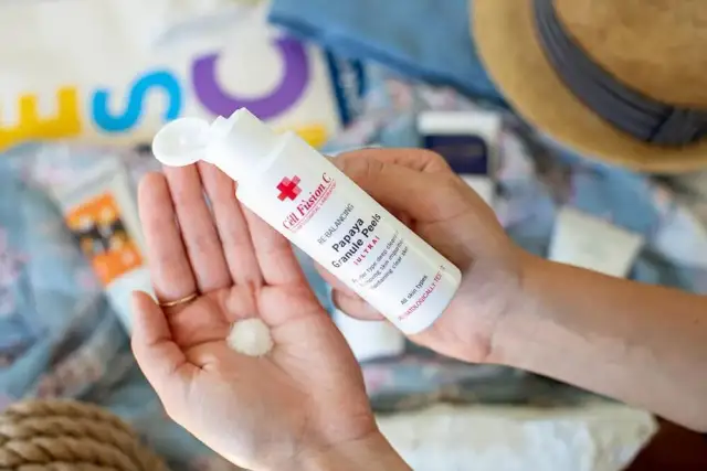 Jaki peeling do cery dojrzałej - wybierz skuteczne i bezpieczne opcje