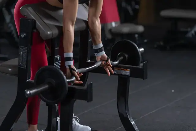 Ile ćwiczyć na siłowni, aby uniknąć przetrenowania i osiągnąć cele?